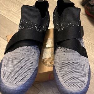 Peloton Men's Black and Gray Knit Slip-On Training Shoes